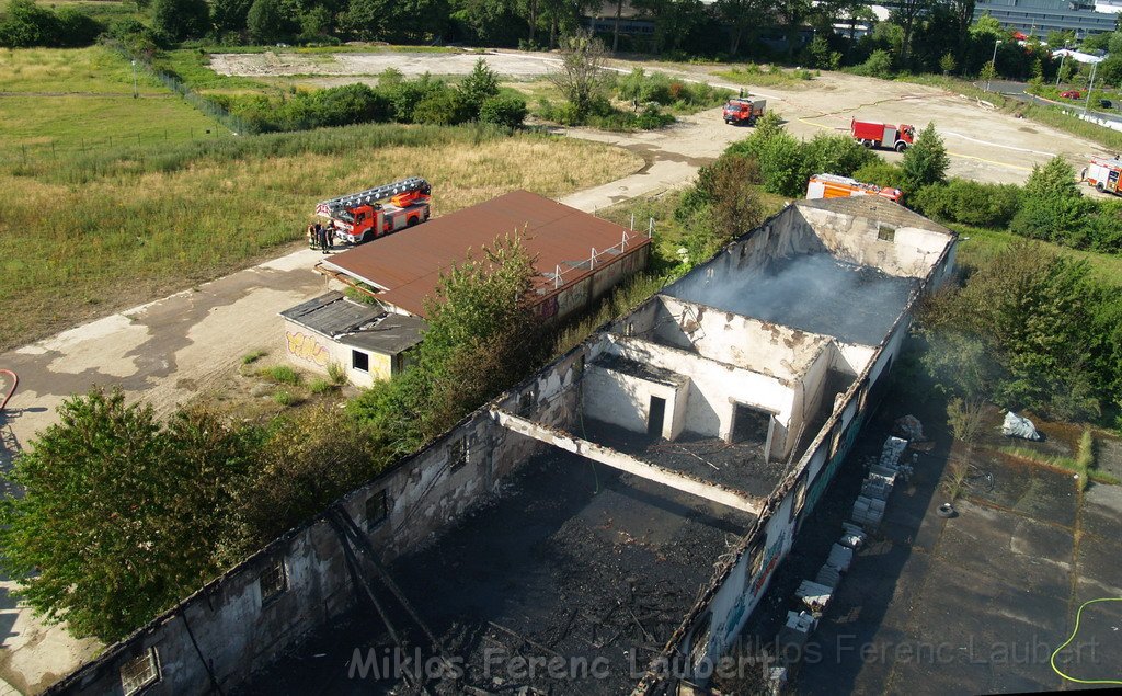 Feuer Koeln Ossendorf Butzweiler Hof neben IKEA P338.JPG